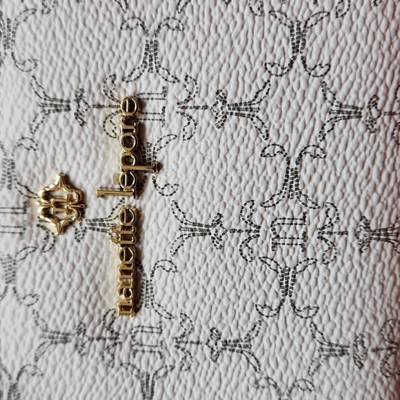 NANETTE LEPORE CHANTILLY BUCKET HOBO BAG NWOT WITH WALLET.
(VEGAN LEATHER). - Picture 8 of 12